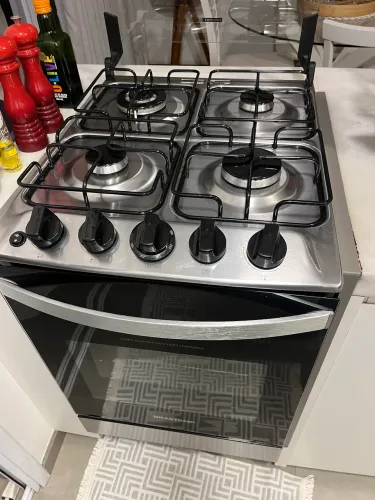 Fogão Brastemp 4 bocas pouco usado