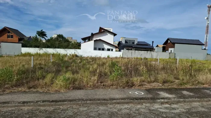 Imóvel para venda possui 360 metros quadrados em Pântano do Sul - Florianópolis - SC