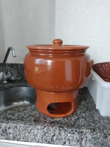 Panela de Cerâmica com base em ótimo estado