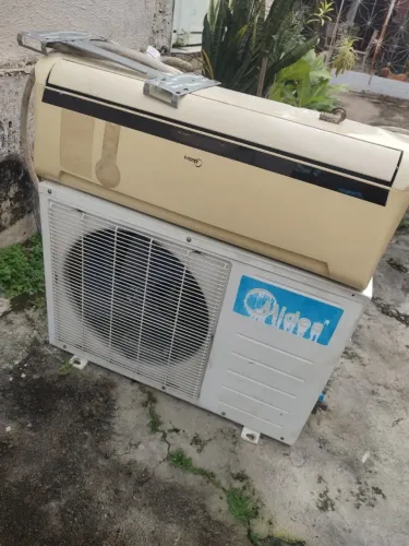 Ar-condicionado  Midea 12000btus LEIA