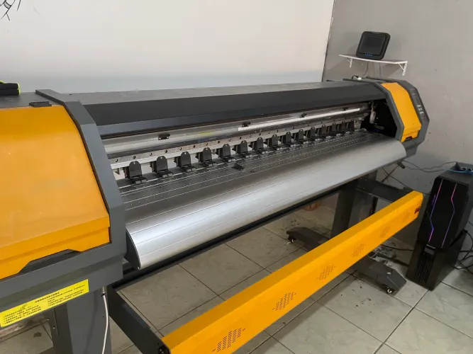 PLOTTER BANNERJET 