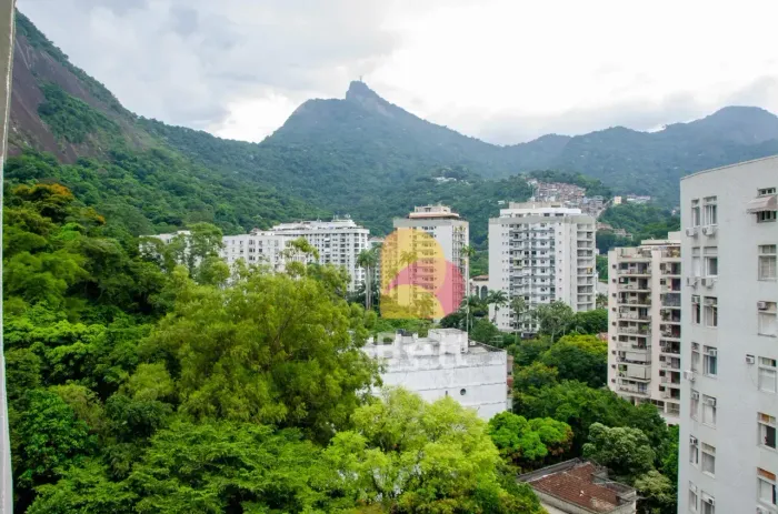 Melhor prédio de Laranjeiras com 3 quartos, suite, vaga e bosque