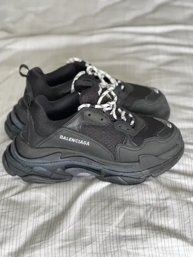 Balenciaga Triple S Preto