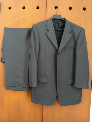 terno cinza chumbo tecido trabalhado tam 50 ( ombro) -calça 44 Empório Colombo- classico