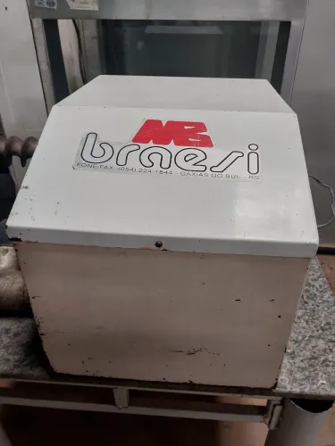 Moedor e extrusor de carne Braesi