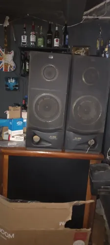 PAR DE CAIXAS ACUSTICAS