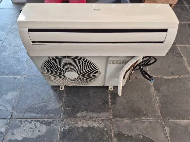 Ar condicionado Elgin 9000 com pequeno vazamento