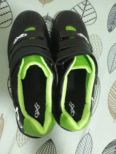 Tênis OXY Sport Preto e Verde com Velcro - Novo