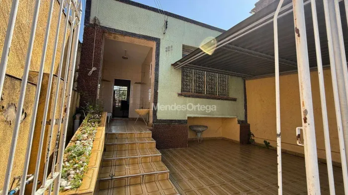 Casa com 3 dormitórios para alugar, 78 m² por R$ 2.285,00 - Vila Santana - Sorocaba/SP