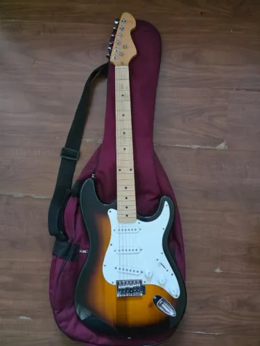 Guitarra Vogga Stratocaster