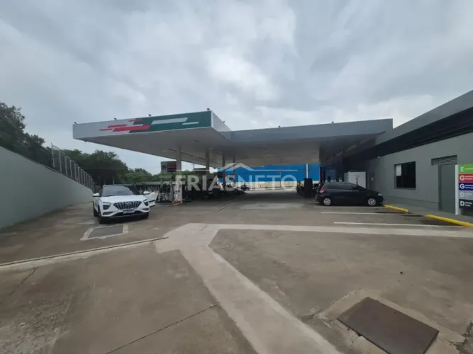 Loja em posto de gasolina para locação em avenida!