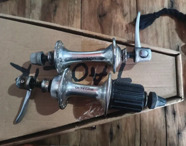 Cubos 32f Shimano Ultegra 399R$