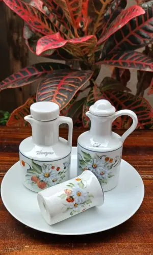 Galheteiro em porcelana pintado à mão 