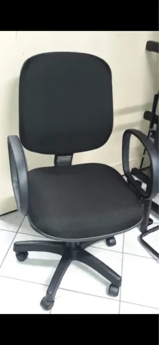 Cadeira tipo executiva para escritório ou estudos 