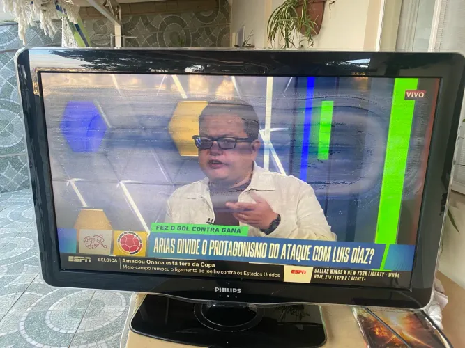 TV 32? PHILIPS *NÃO É SMART*