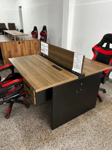 Estação de trabalho para 2 pessoas