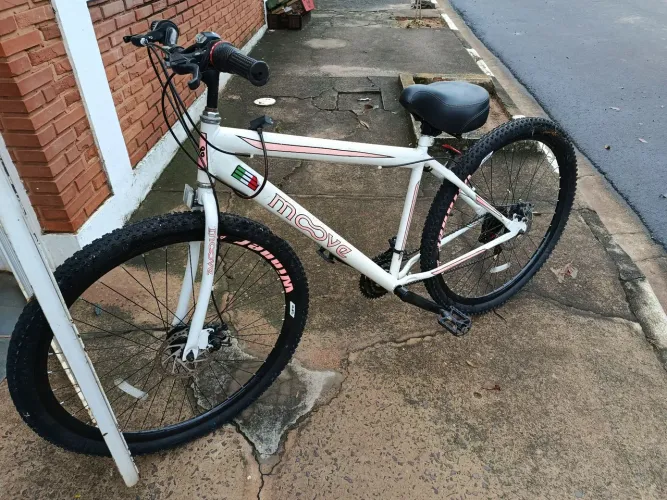 Vendo Bicicleta Mountain Bike Semi Nova em excelente estado de conservação