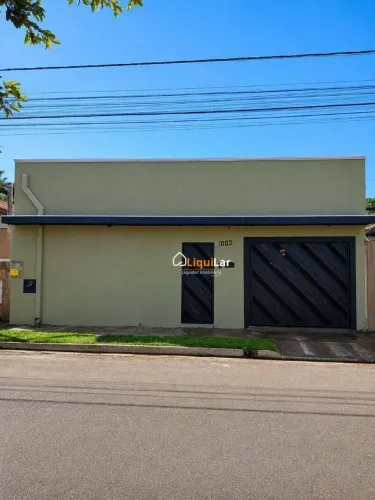 Casa de Porteira Fechada no Bairro Oiti