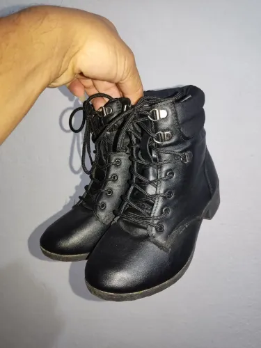 Bota infantil sem marca n32 acolchoada e fofinha 
