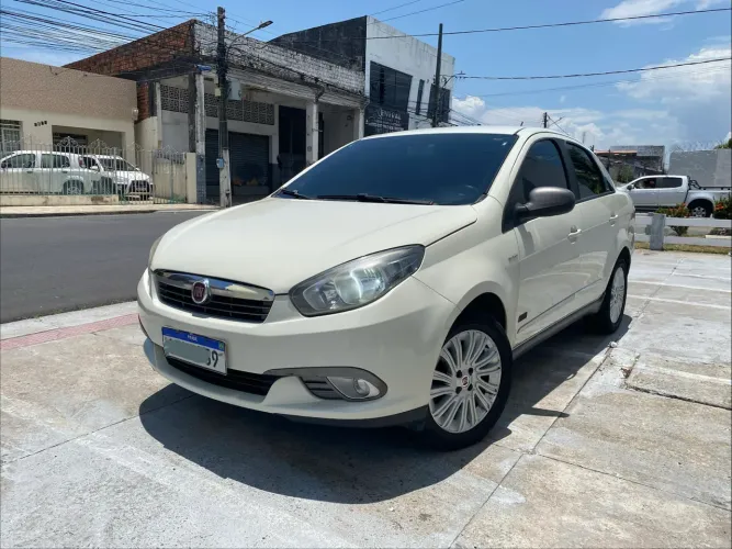 Fiat Grand Siena Essence Dual. 1.6 Flex 16V 2014
