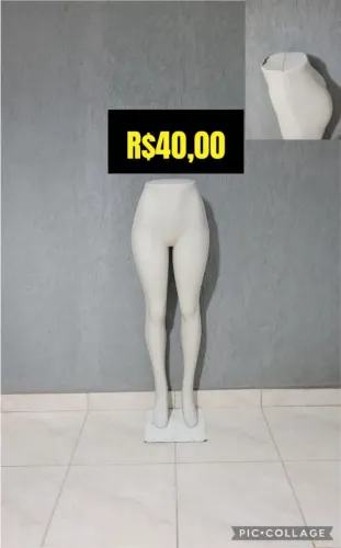 Manequim feminino perna com avaria