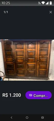 Guarda roupa de madeira