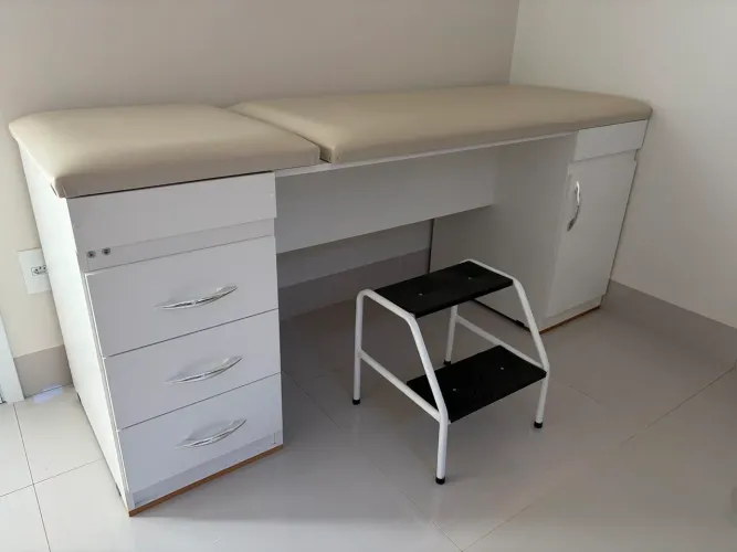 Vende-se divã de clínica / consultório