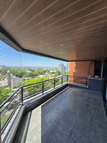 Portal da Villa, Adrianópolis, andar alto, 190m2, 3 suítes, com closet, armários, climatiz