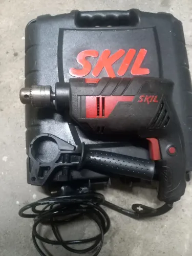Máquina Furadeira impacto sthil 570w 220v + maleta+ cheve+ suporte