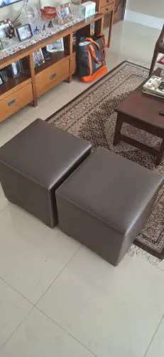 2 Puffs TOK STOK, em perfeito estado de conservação (0,45 × 0,45 X 0,45m)
