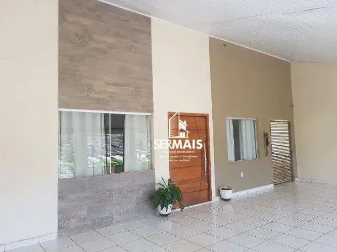 Casa 3 Quartos (1 Suíte) com Edícula, Piscina e Churrasqueira Pronta para Financiamento!