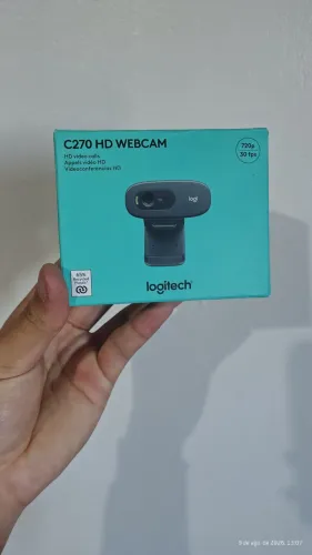 WebCam Logitech C270 HD Com microfone Embutido - 720p real (1280 × 720)