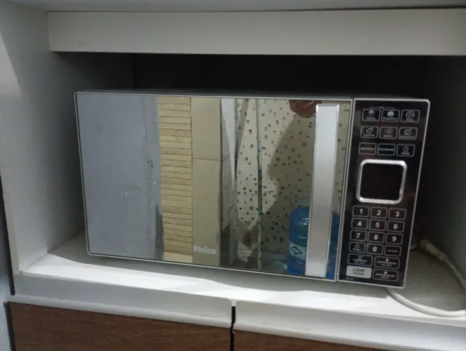 Microondas espelhado