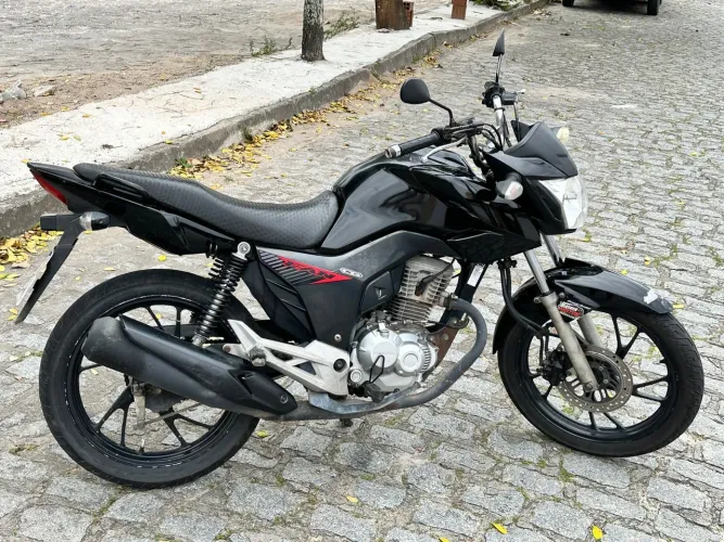 Moto Fan 160 quitada e emplacada