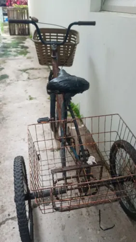 Troco triciclo por Ração para Caes