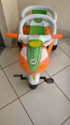 Triciclo Infantil Moto Duo Color Passeio E Pedal Calesita