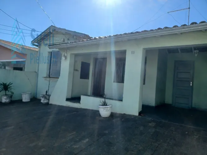 Casa com ótima localização no Jardim Leonor-para reforma-próximo a Avenida Washington Luís