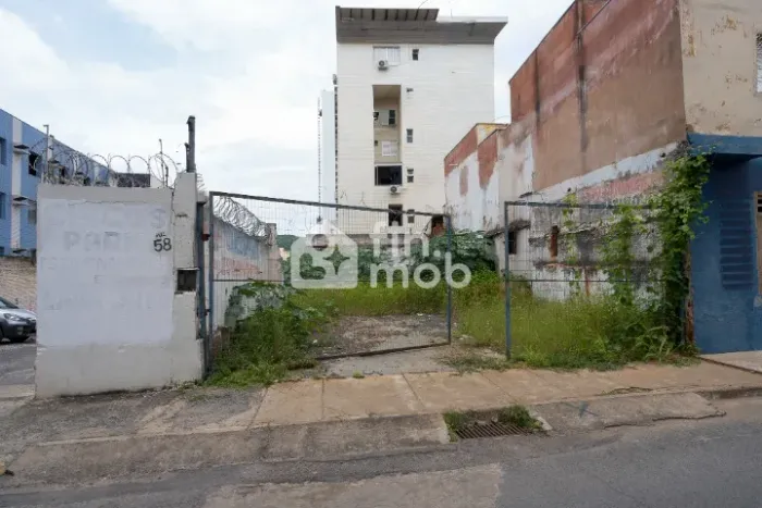 Terreno/lote à venda na Rua Raio Christoff no Centro de Montes Claros - MG - 169,40m²