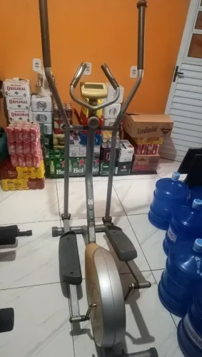 Vendo Aparelho Elíptico Simulador de Caminhada treinos aeróbicos