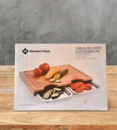 Tabua de corte com 2 travessas de inox