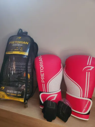 Luva de muaythai ou boxe Pretorian 12 Oz. Kit de muaythai rosa em perfeito estado.