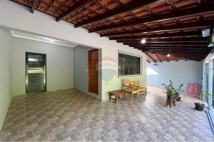 Casa a no JD Camboriú com 5 dormitórios (2 Suítes) 228 m2 construído DOC OK da Financiamen