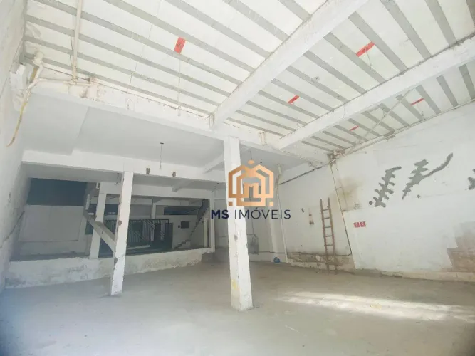 Galpão 200m², Vão Livre, Pd 5m, Escritório, Copa, 2 Banheiros, para LOCAÇÃO na Vila Moraes