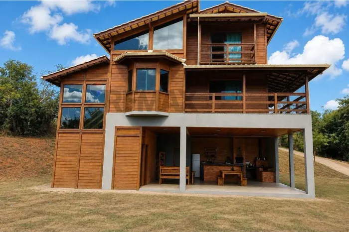 Casa de Condomínio 4 Quartos, 188 m², área de Lazer Completa. Jequitibá/MG