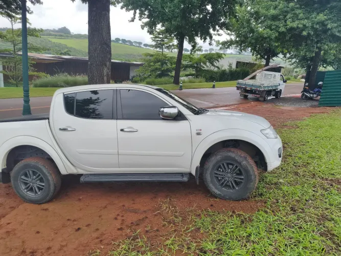 Mitsubishi L200 Triton HPE 3.2 CD TB Int.diesel AUT 2015