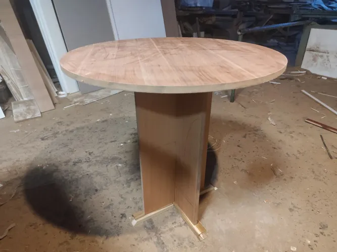 mesa redonda - Tampo 80cm - Altura 82cm 