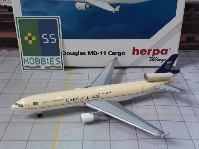 Miniatura Avião Herpa 1/500 Saudi Arabian Cargo McDonnell Douglas MD-11F