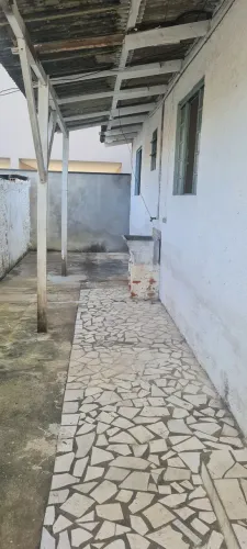 Meia água de fundos