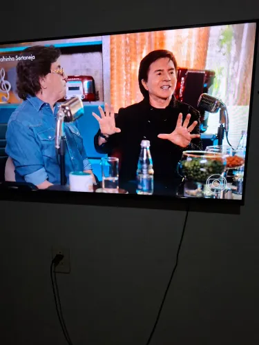 Vendo essa TV 43 polegadas aiwa