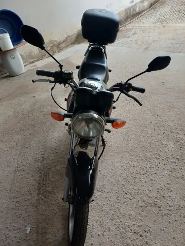 Moto em bom estado de conservação